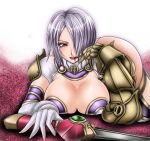 1041_(toshikazu) 1girl alluring armor ass blue_eyes breasts cleavage elbow_gloves gloves hair_over_one_eye isabella_valentine large_ass large_breasts lips lipstick looking_at_viewer lying on_stomach short_hair silver_hair soul_calibur soulcalibur_iii sword weapon