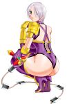 1girl alluring armor ass back dat_ass gloves green_eyes high_heels isabella_valentine looking_back mokkouyou_bond namco short_hair shoulder_armor silver_hair simple_background smile snake_sword solo soul_calibur soulcalibur_ii squatting sword thighhighs weapon whip whip_sword white_background white_hair