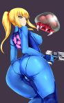  1girl ass blonde_hair blush bodysuit breasts female green_eyes grey_background gun handgun ishimiso_(ishimura) ishimura_(ishimura-ya) large_breasts long_hair metroid metroid_(creature) miso_(misosiruoisi) ponytail samus_aran simple_background skin_tight solo trigger_discipline weapon zero_suit 